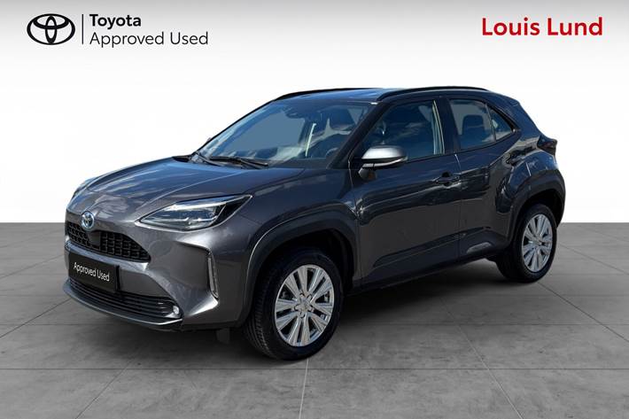 Grå Toyota Yaris Cross fra 2023