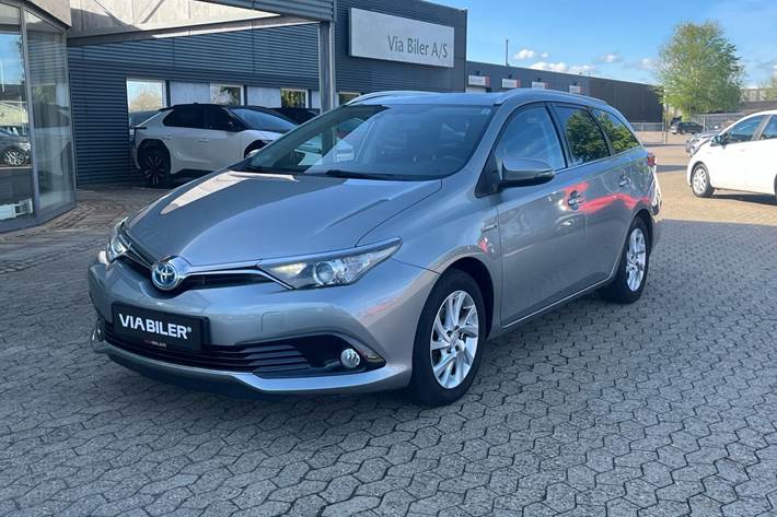 Grå Toyota Auris fra 2016
