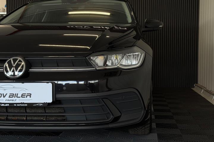 Sort VW Polo fra 2022