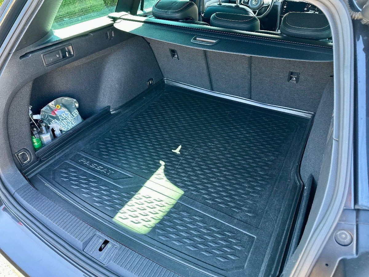 Grå VW Passat fra 2019