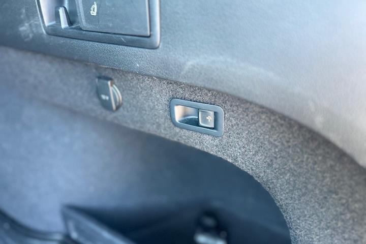 Grå VW Passat fra 2019