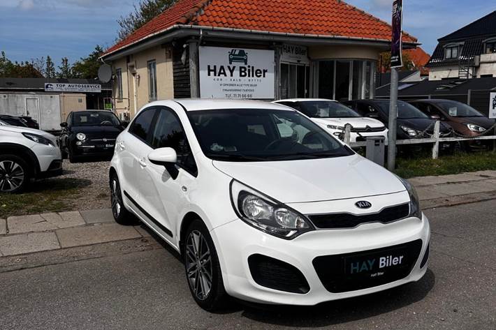 Hvid Kia Rio fra 2014