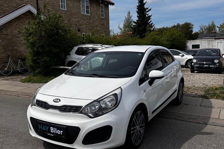 Hvid Kia Rio fra 2014