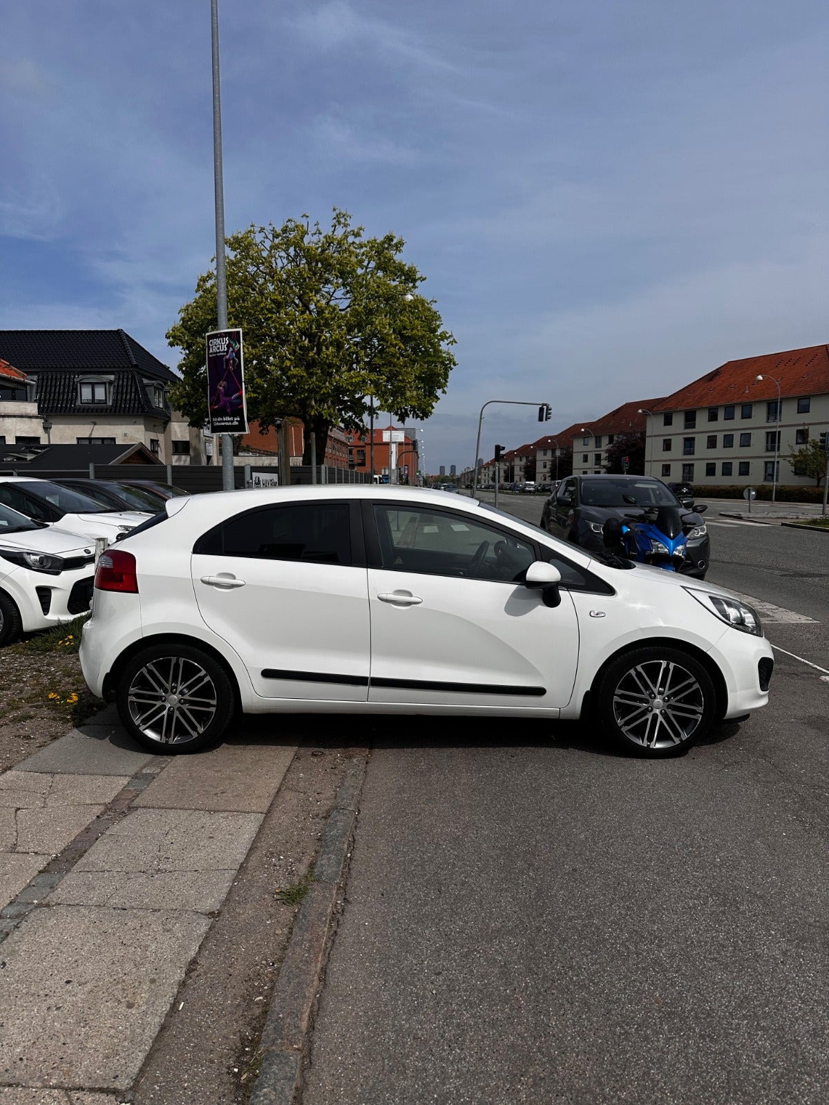 Hvid Kia Rio fra 2014
