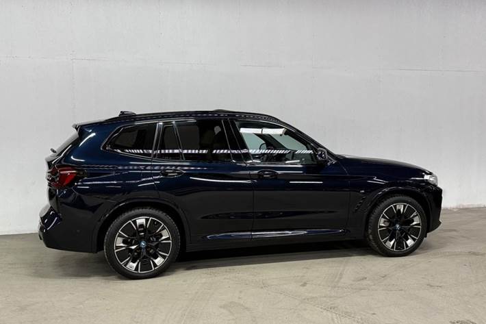 Sort BMW iX3 fra 2022