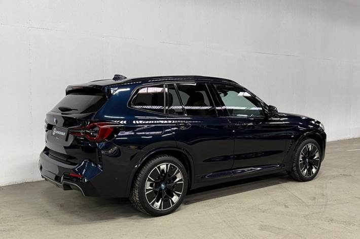 Sort BMW iX3 fra 2022