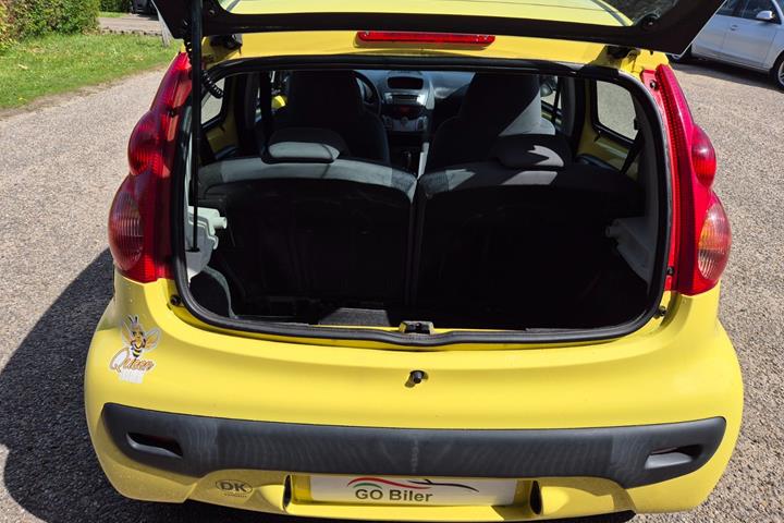 Grøn Peugeot 107 fra 2008
