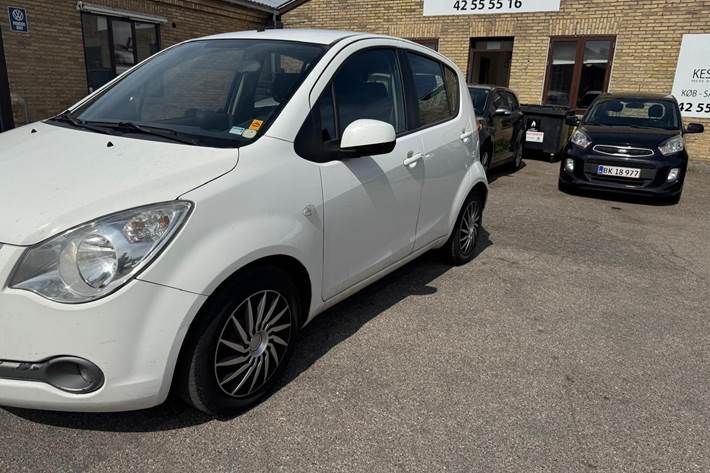 undefined Opel Agila fra 2009 set udefra