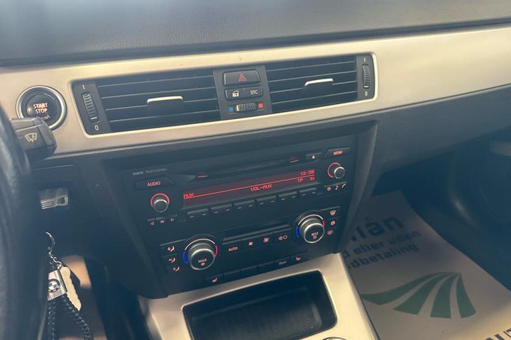 Sort BMW 318d fra 2009