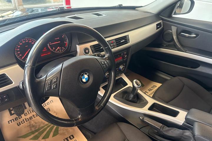 Sort BMW 318d fra 2009
