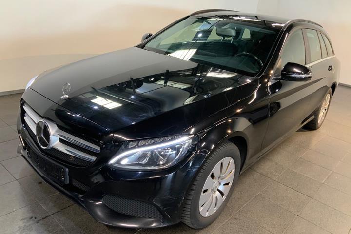 Sort Mercedes C200 fra 2017 set udefra