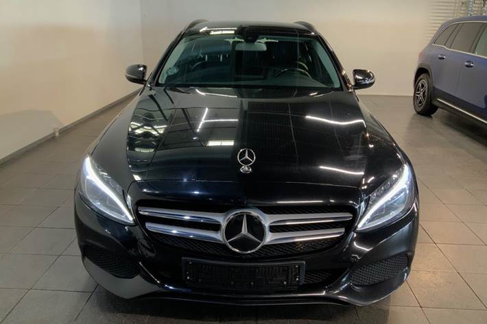 Sort Mercedes C200 fra 2017