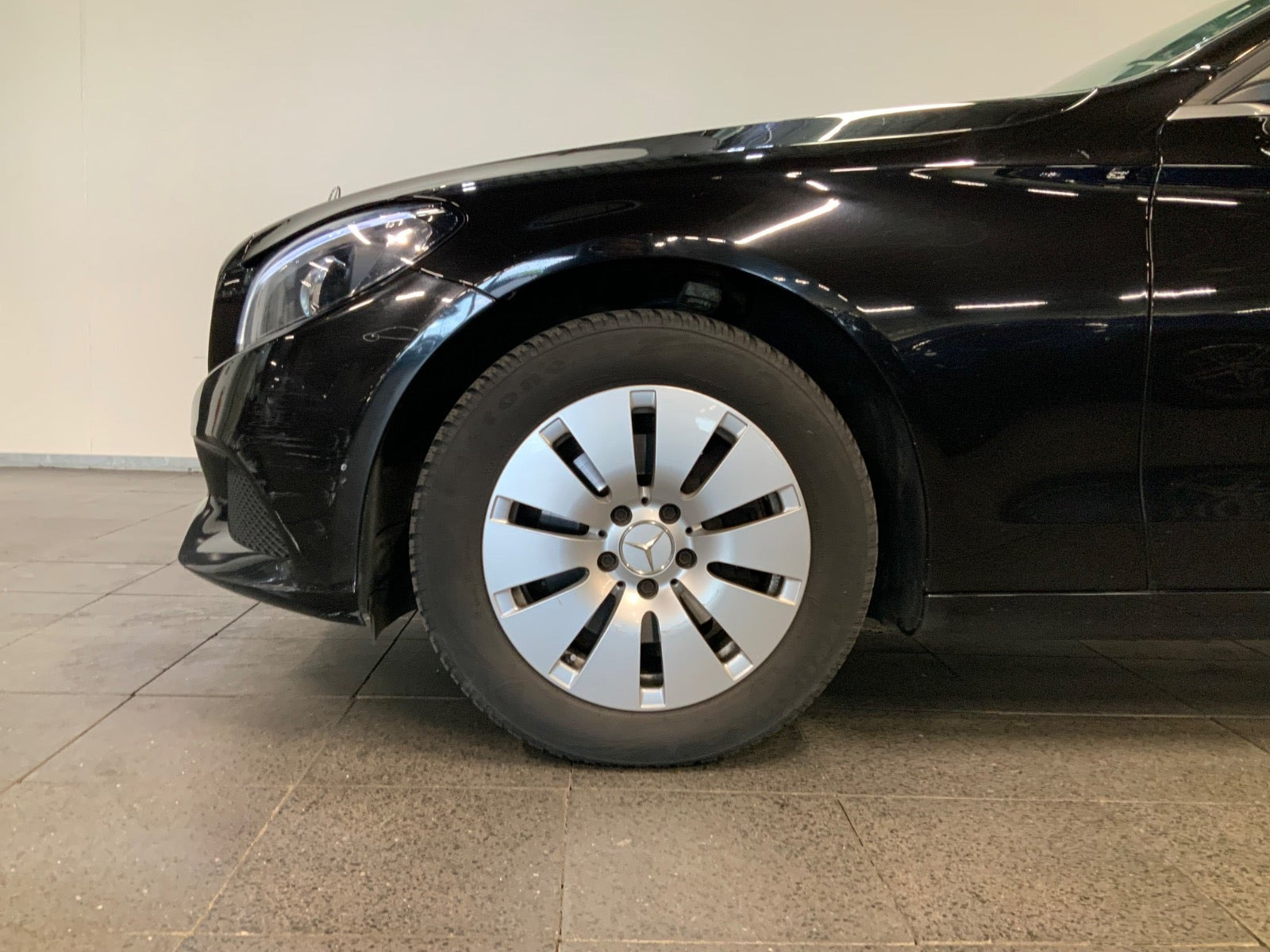 Sort Mercedes C200 fra 2017
