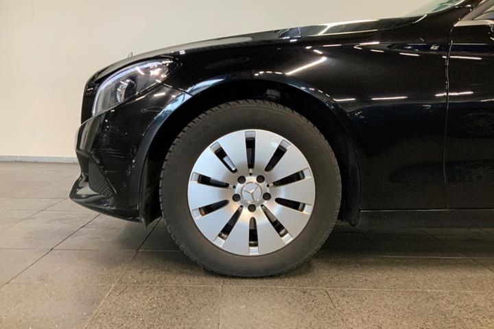 Sort Mercedes C200 fra 2017