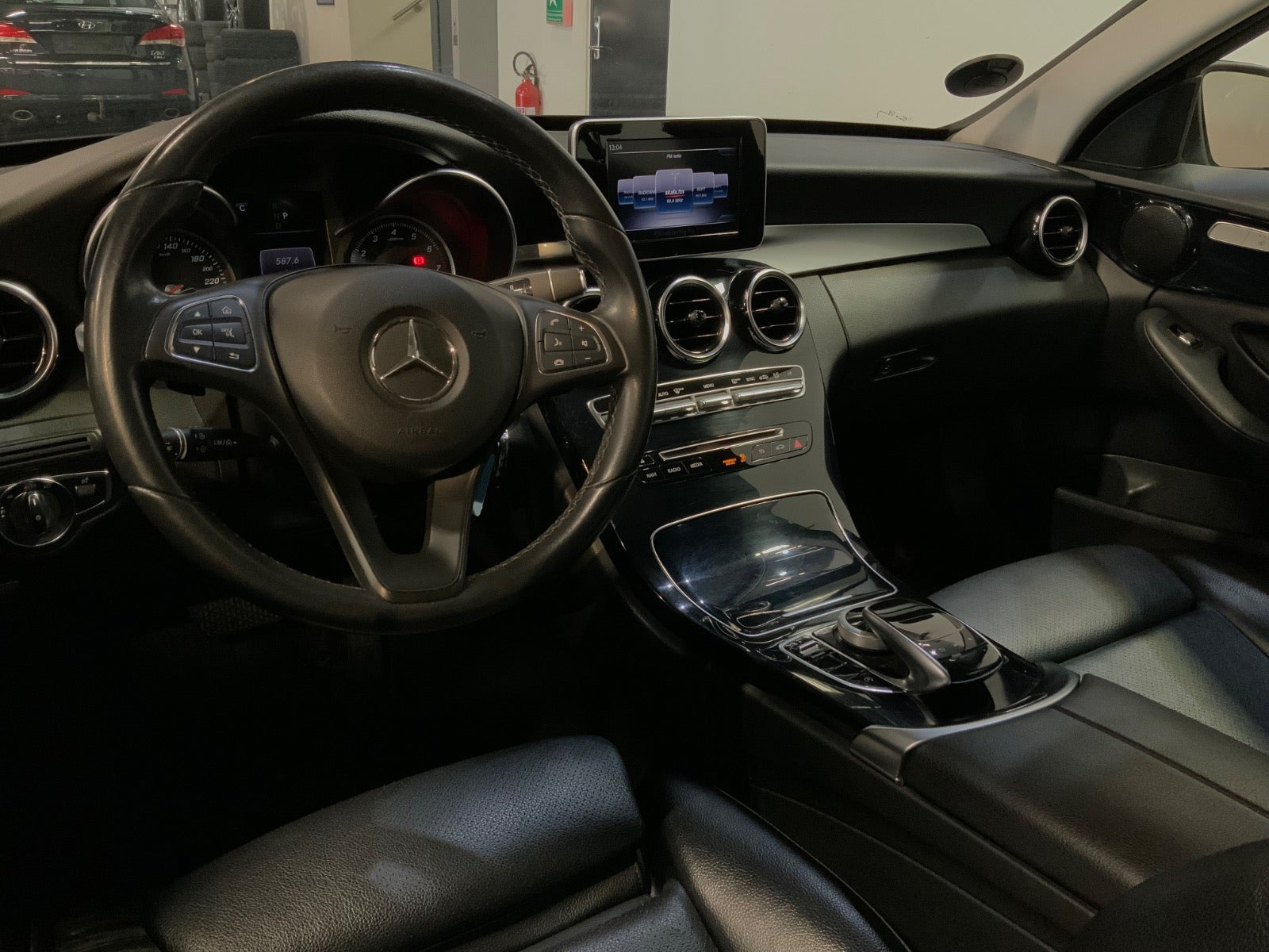 Sort Mercedes C200 fra 2017