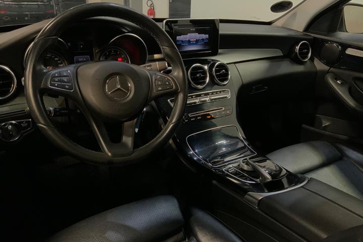 Sort Mercedes C200 fra 2017