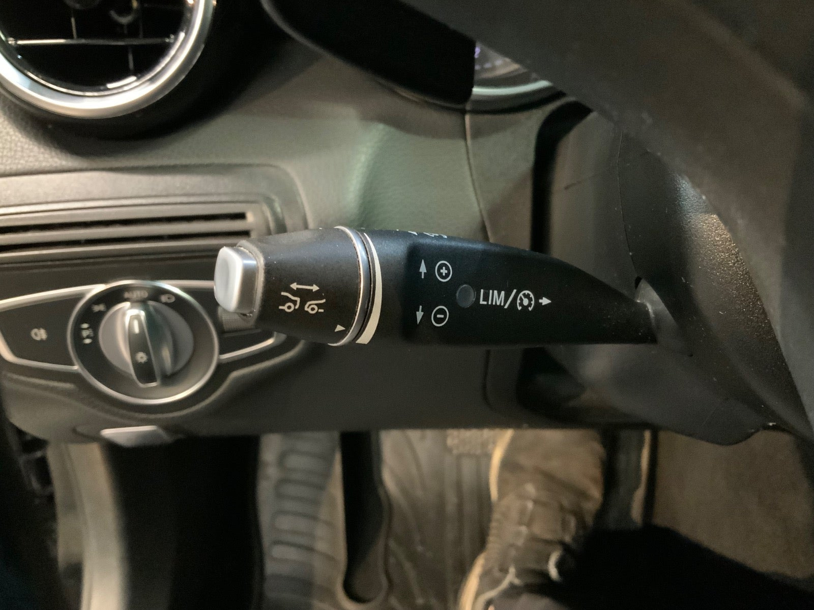 Sort Mercedes C200 fra 2017
