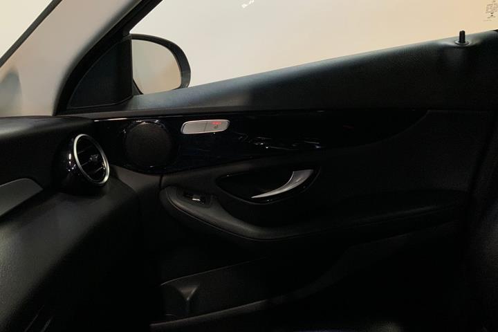 Sort Mercedes C200 fra 2017