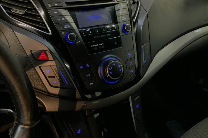 Blå Hyundai i40 fra 2013