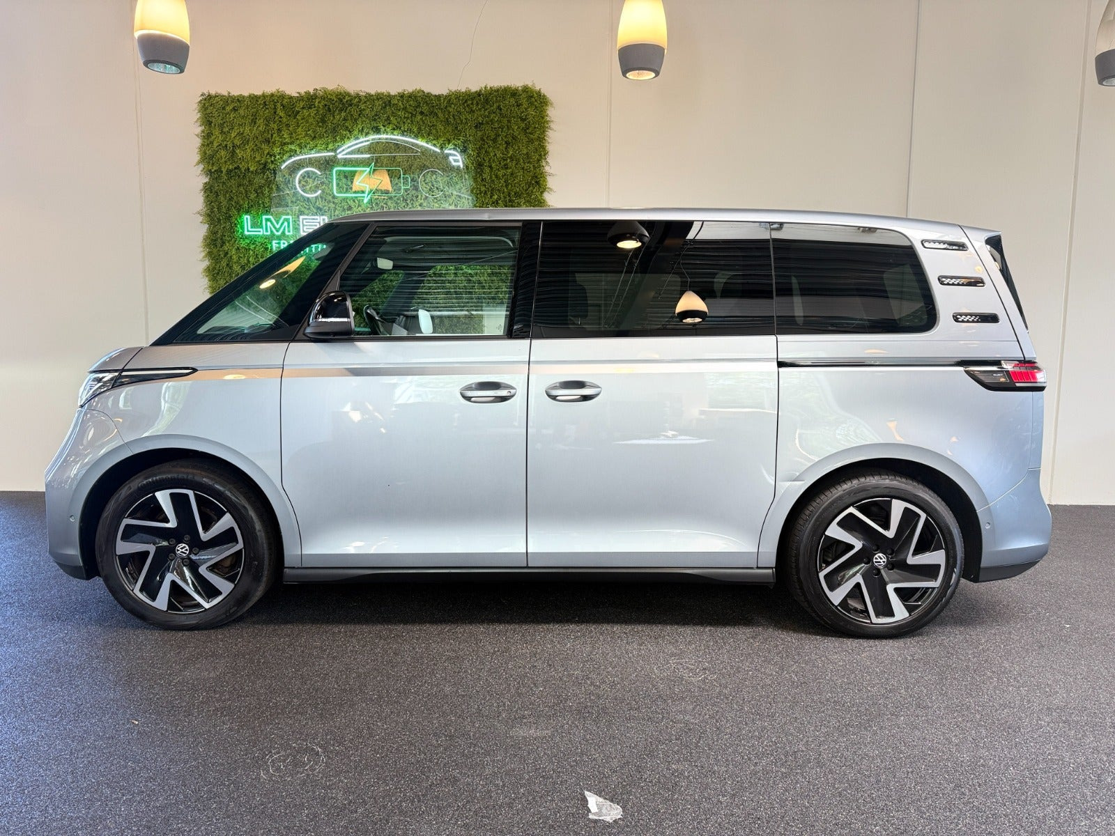 Sølv VW ID.Buzz fra 2024