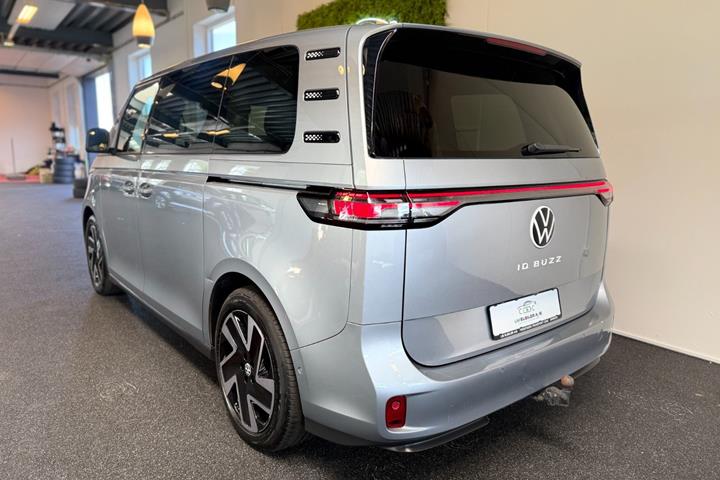 Sølv VW ID.Buzz fra 2024