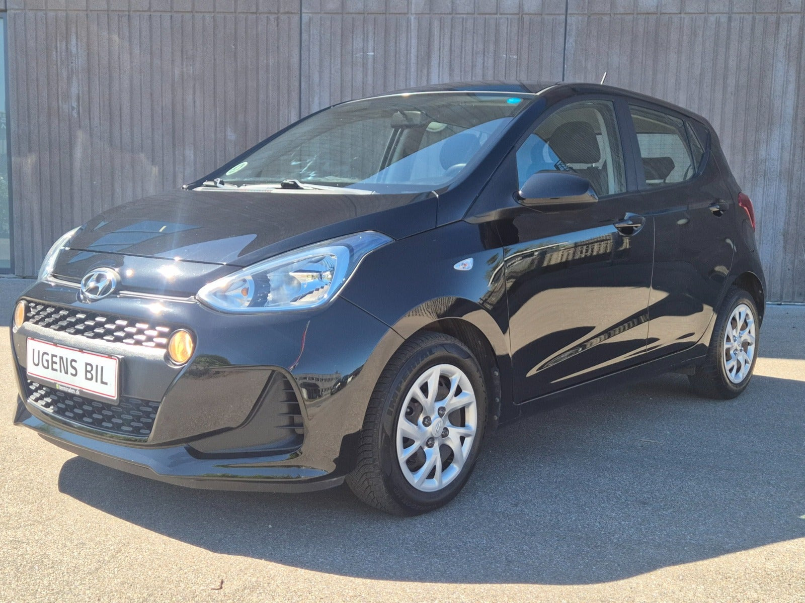 Sort Hyundai i10 fra 2019
