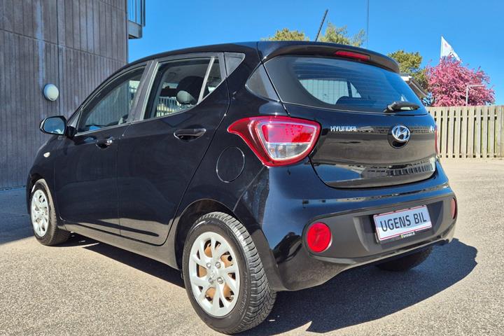 Sort Hyundai i10 fra 2019