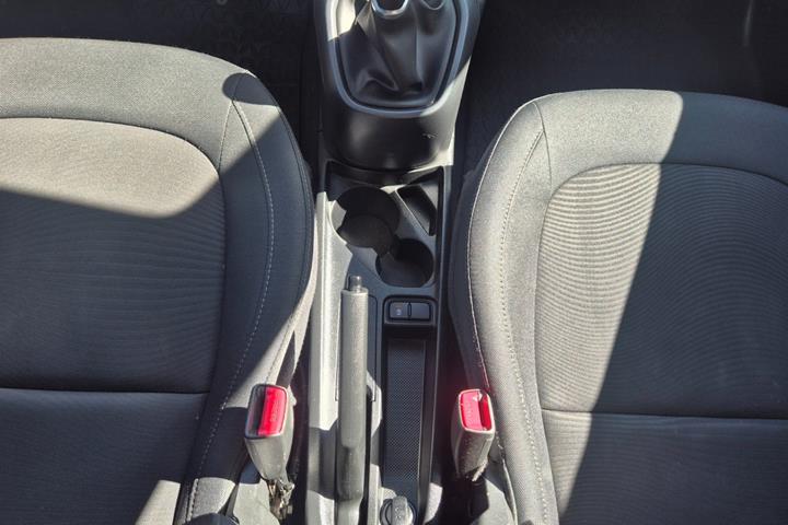 Sort Hyundai i10 fra 2019