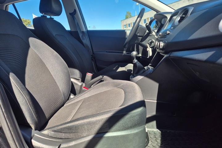 Sort Hyundai i10 fra 2019