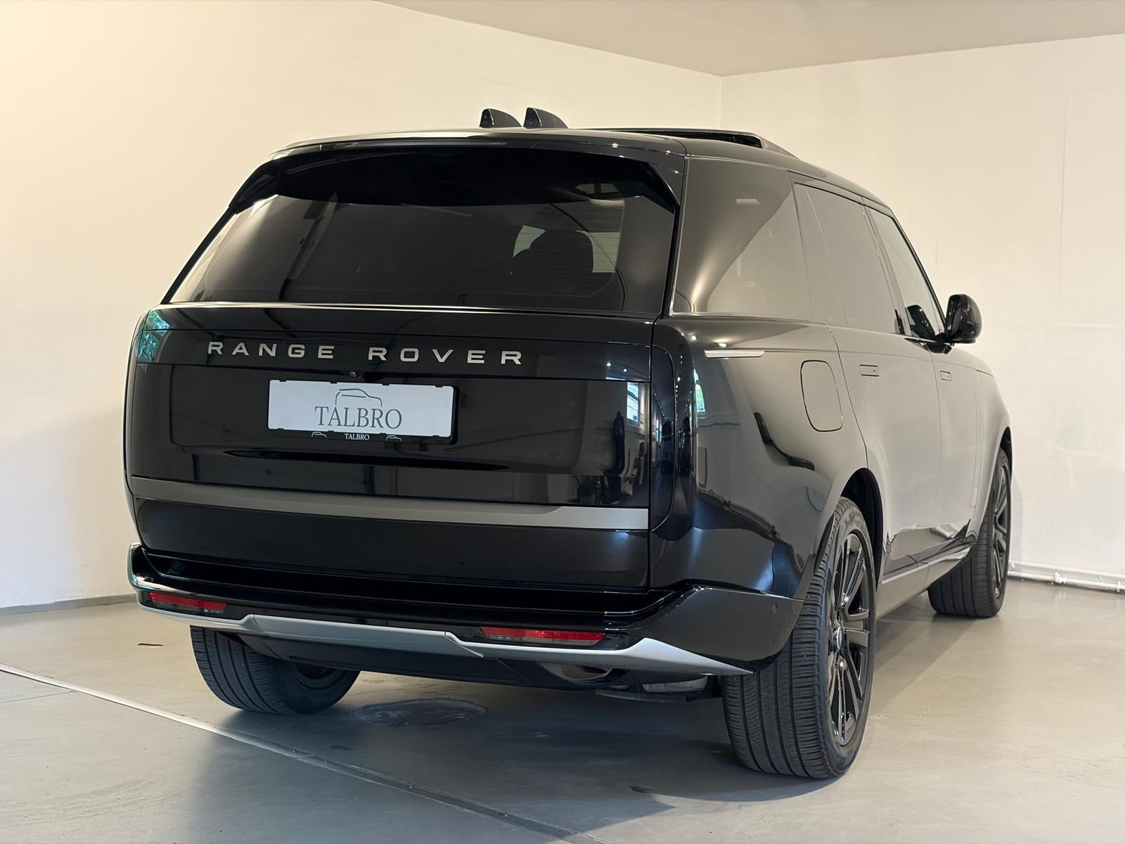 Sort Land Rover Range Rover fra 2024