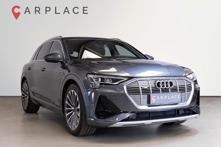 Grå Audi e-tron fra 2022