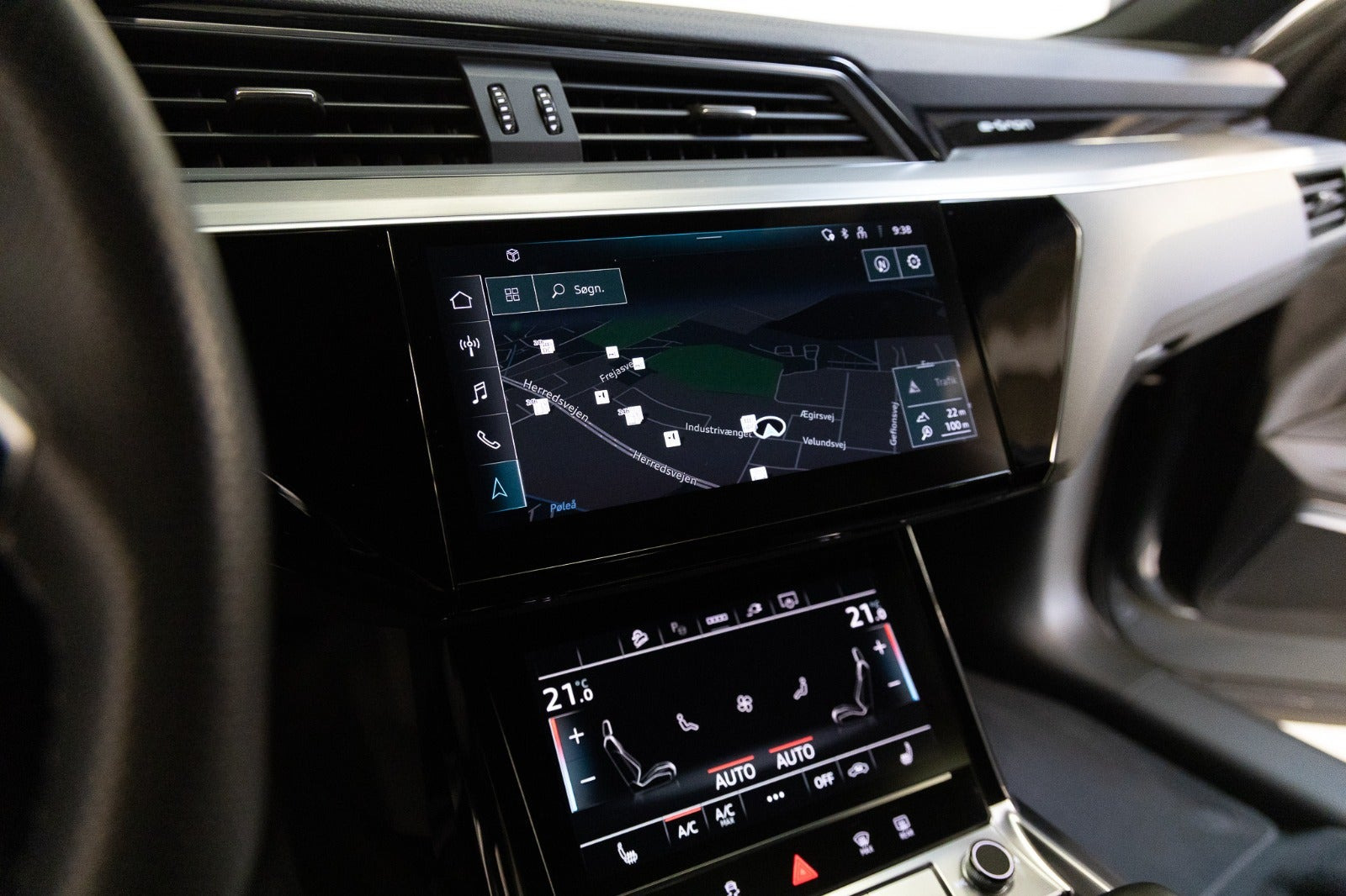 Grå Audi e-tron fra 2022