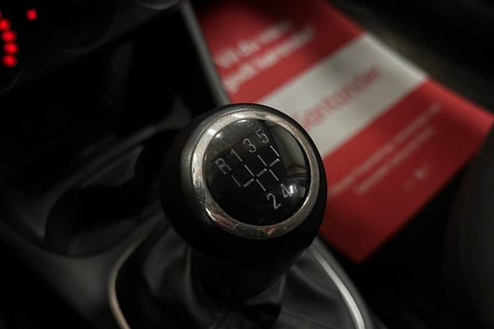 Hvid Opel Corsa fra 2019