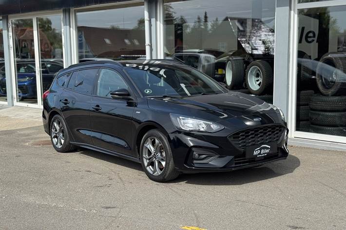 Sort Ford Focus fra 2019