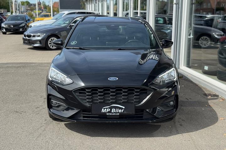 Sort Ford Focus fra 2019