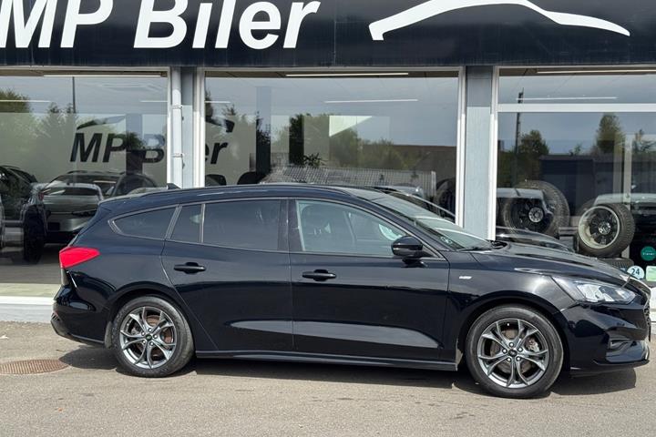 Sort Ford Focus fra 2019
