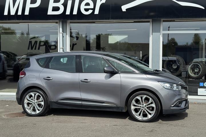 Grå Renault Scenic IV fra 2018