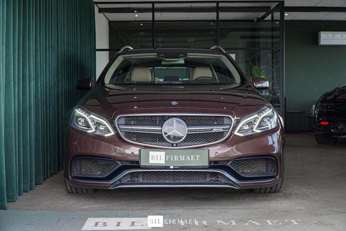 Brun Mercedes E63 fra 2015