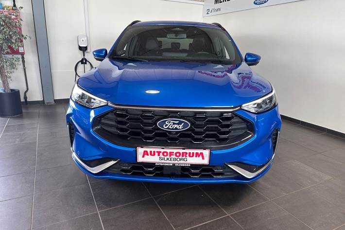 Blå Ford Kuga fra 2024