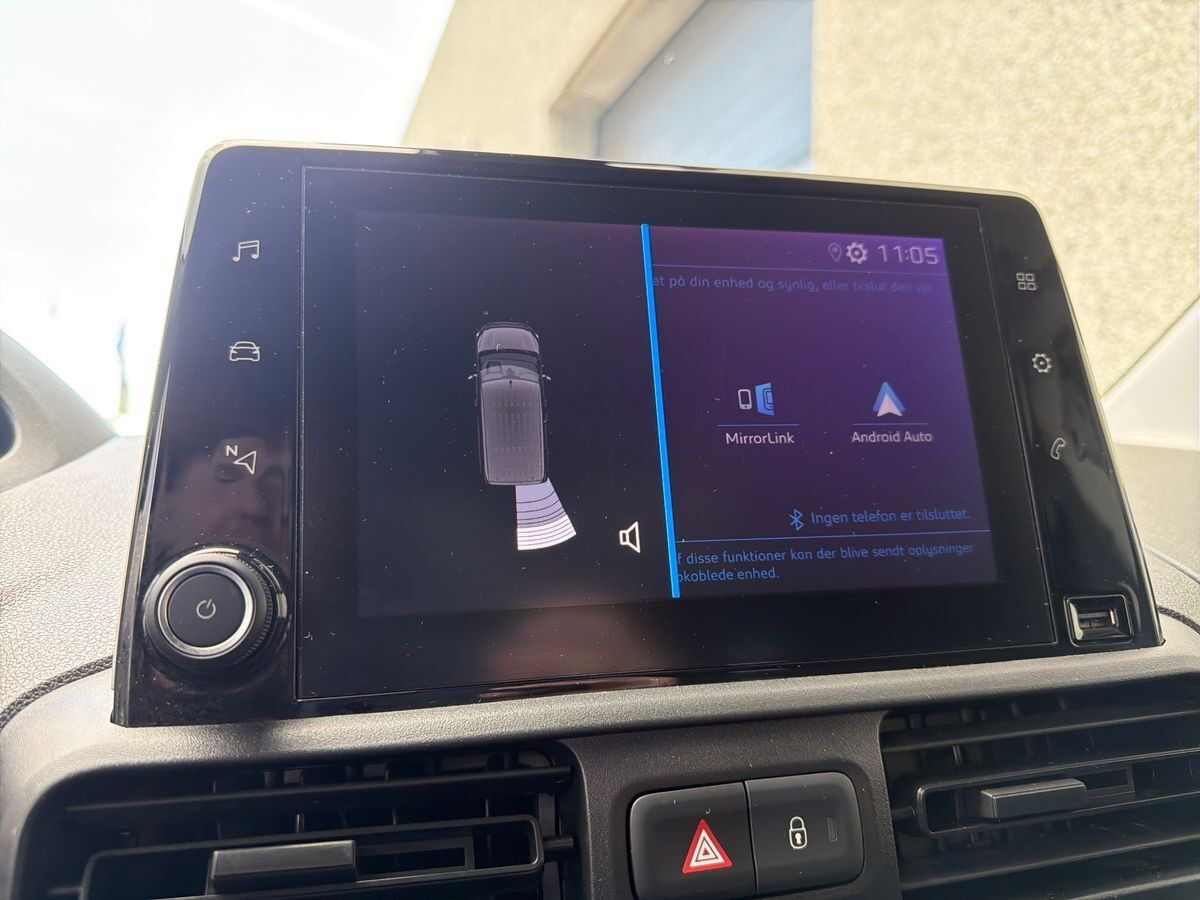 Hvid Peugeot Partner fra 2022