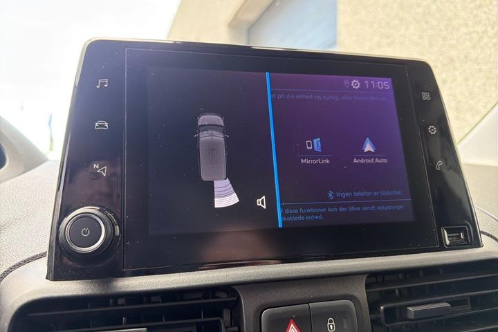 Hvid Peugeot Partner fra 2022