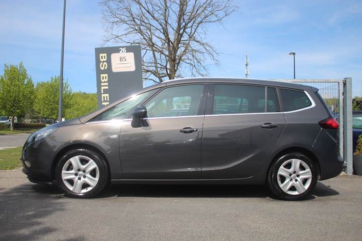 Grå Opel Zafira Tourer fra 2015