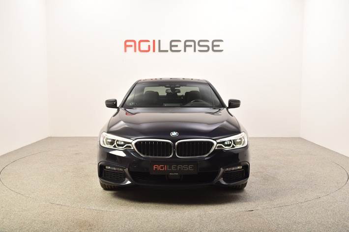 Sort BMW 530e fra 2020