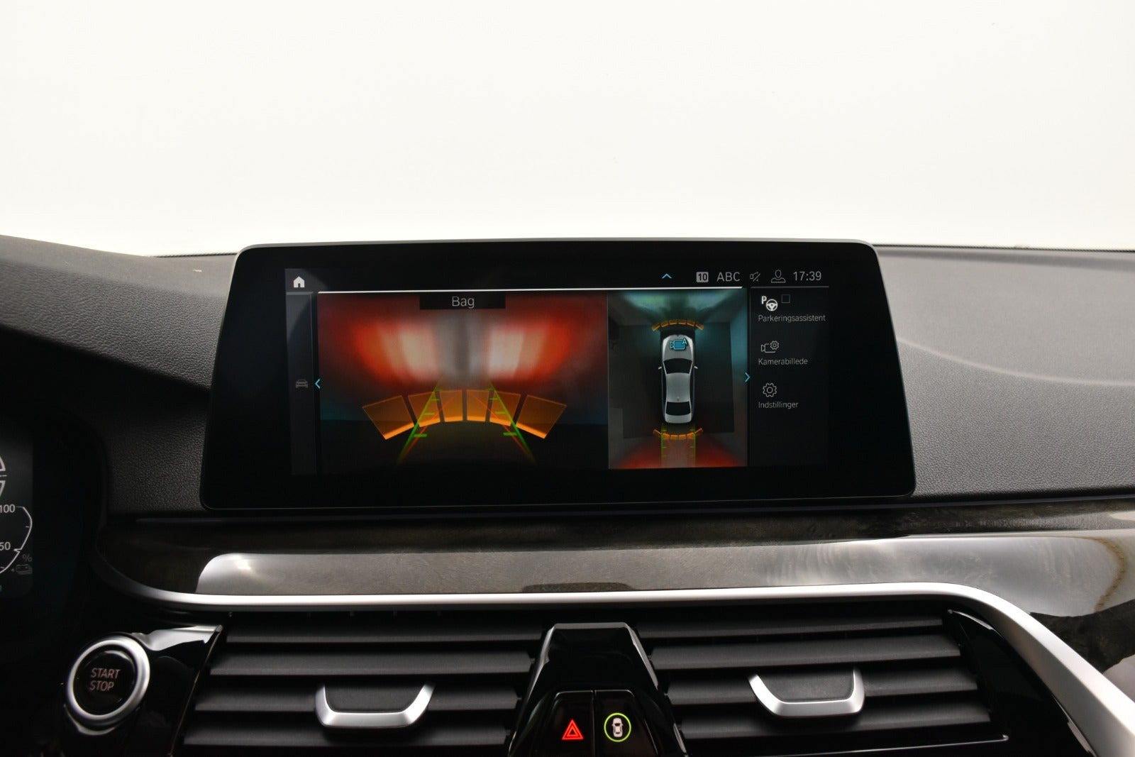 Sort BMW 530e fra 2020