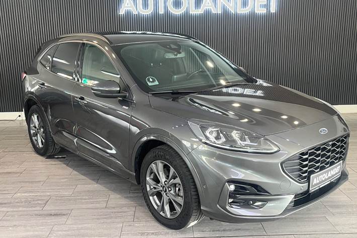 Grå Ford Kuga fra 2021