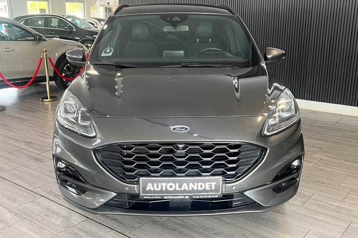Grå Ford Kuga fra 2021