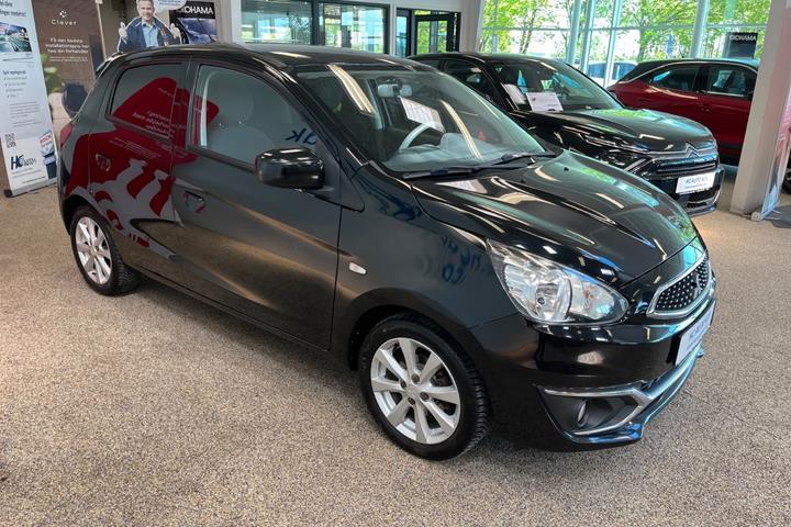 Sort Mitsubishi Space Star fra 2016