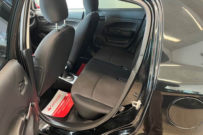 Sort Mitsubishi Space Star fra 2016