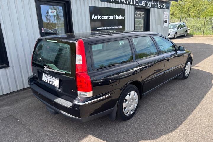 Sort Volvo V70 fra 2005