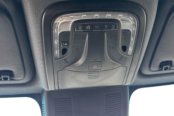 Hvid Mercedes Sprinter 317 fra 2023